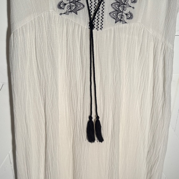 Anthropologie Cream White Maxi Dress Black Embroidery - Picture 3 of 12